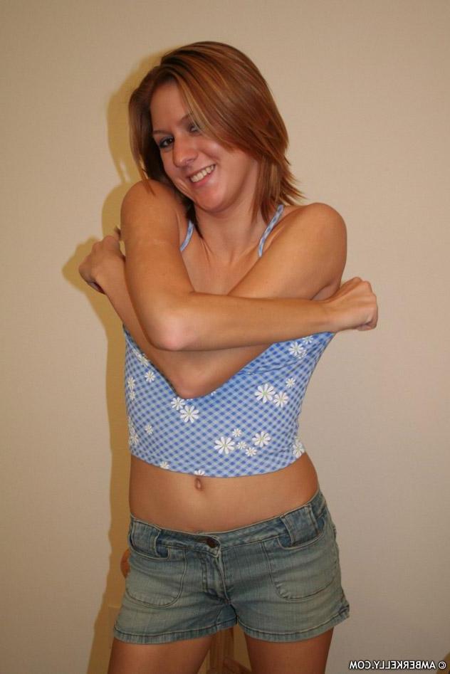 15P Pictures of Amber Kelly taking her clothes off