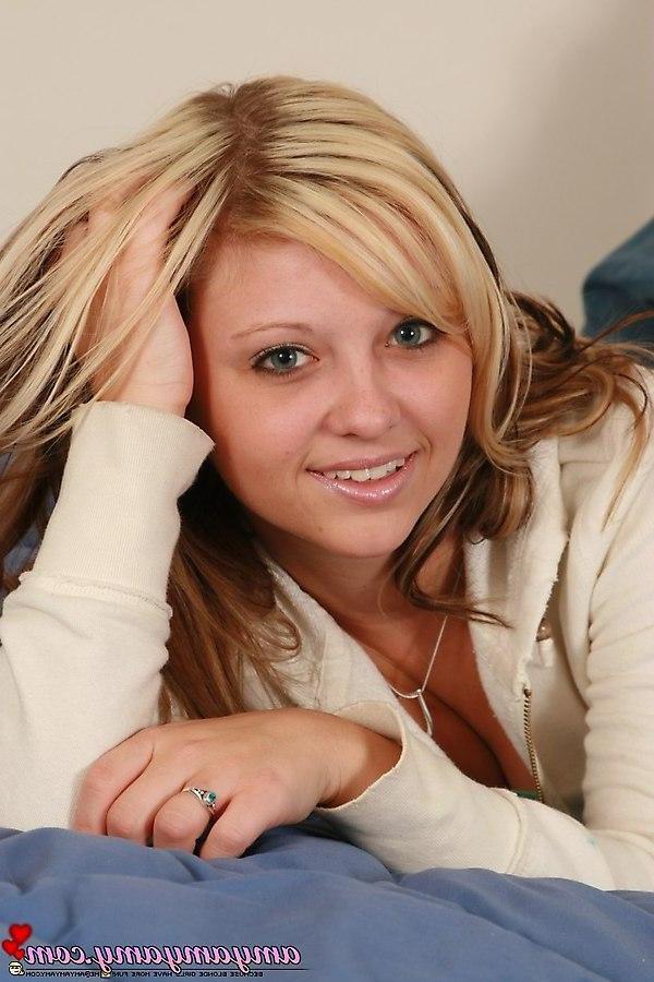 20P Pictures of teen Amy Amy Amy teasing in her underwear