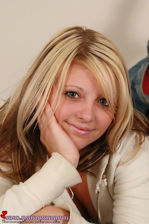 20P Pictures of teen Amy Amy Amy teasing in her underwear