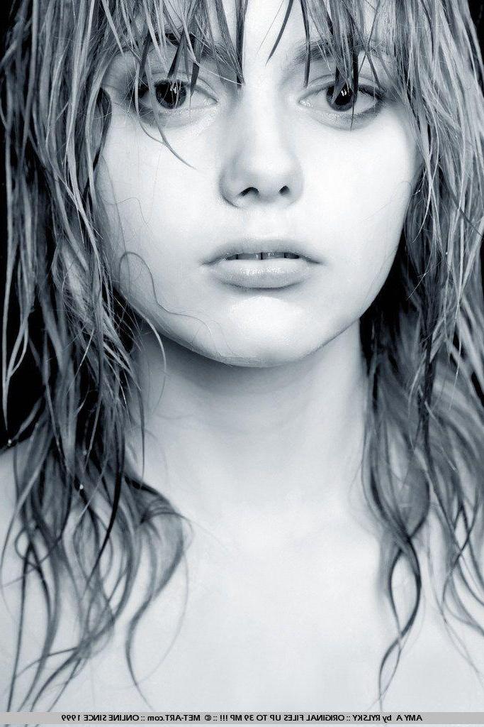 19P Pictures of Amy A getting wet