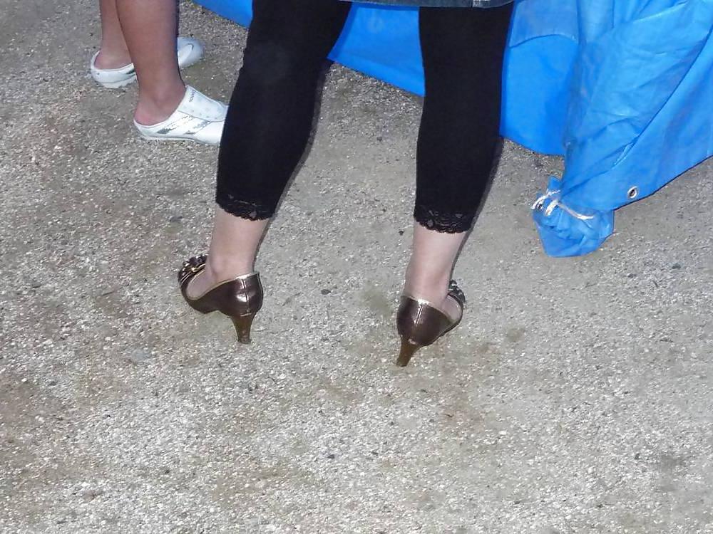 11P Japanese Candids - Feet on the Street 14