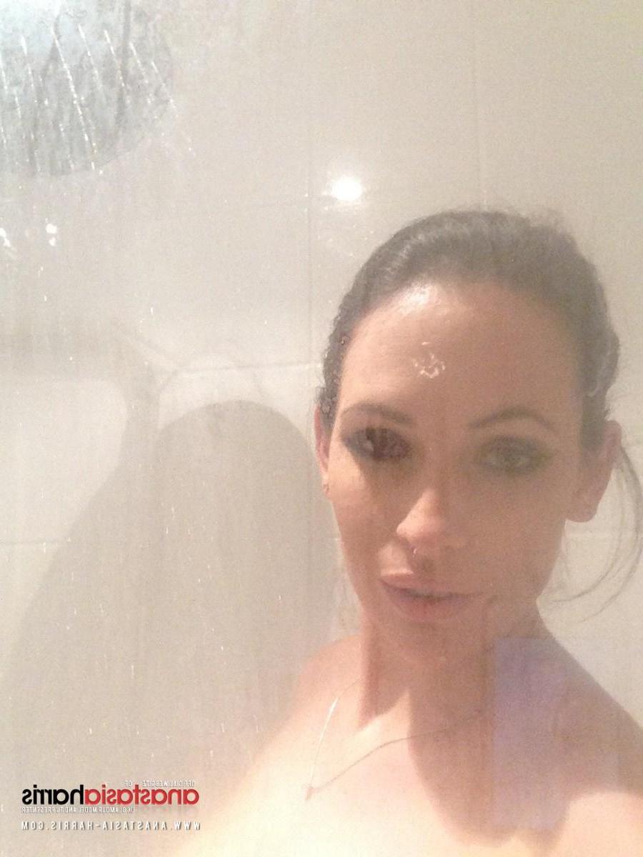 12P Anastasia Harris invites you to take a hot shower with her