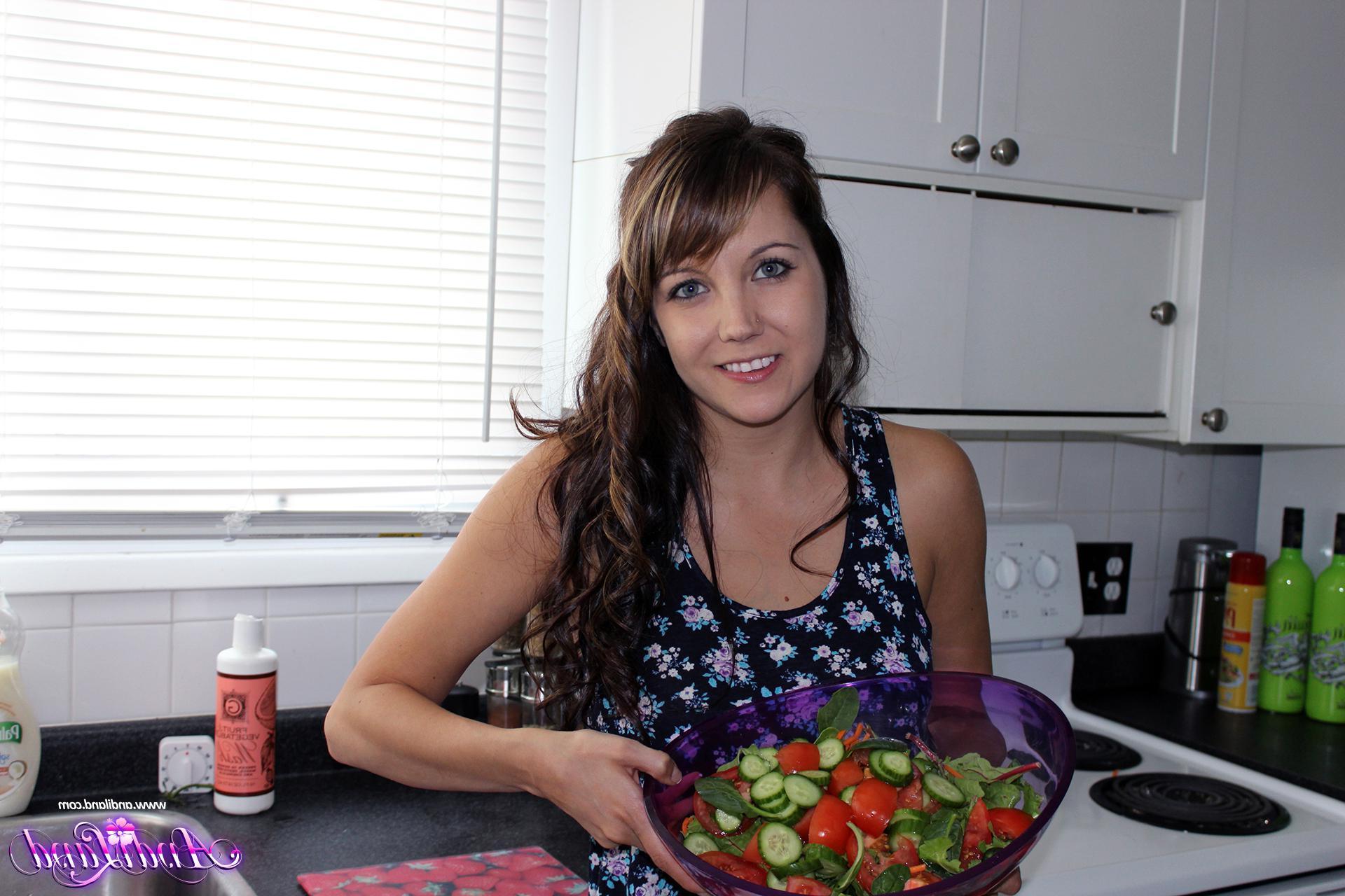 15P Andi Land has an important PSA regarding eating your veggies