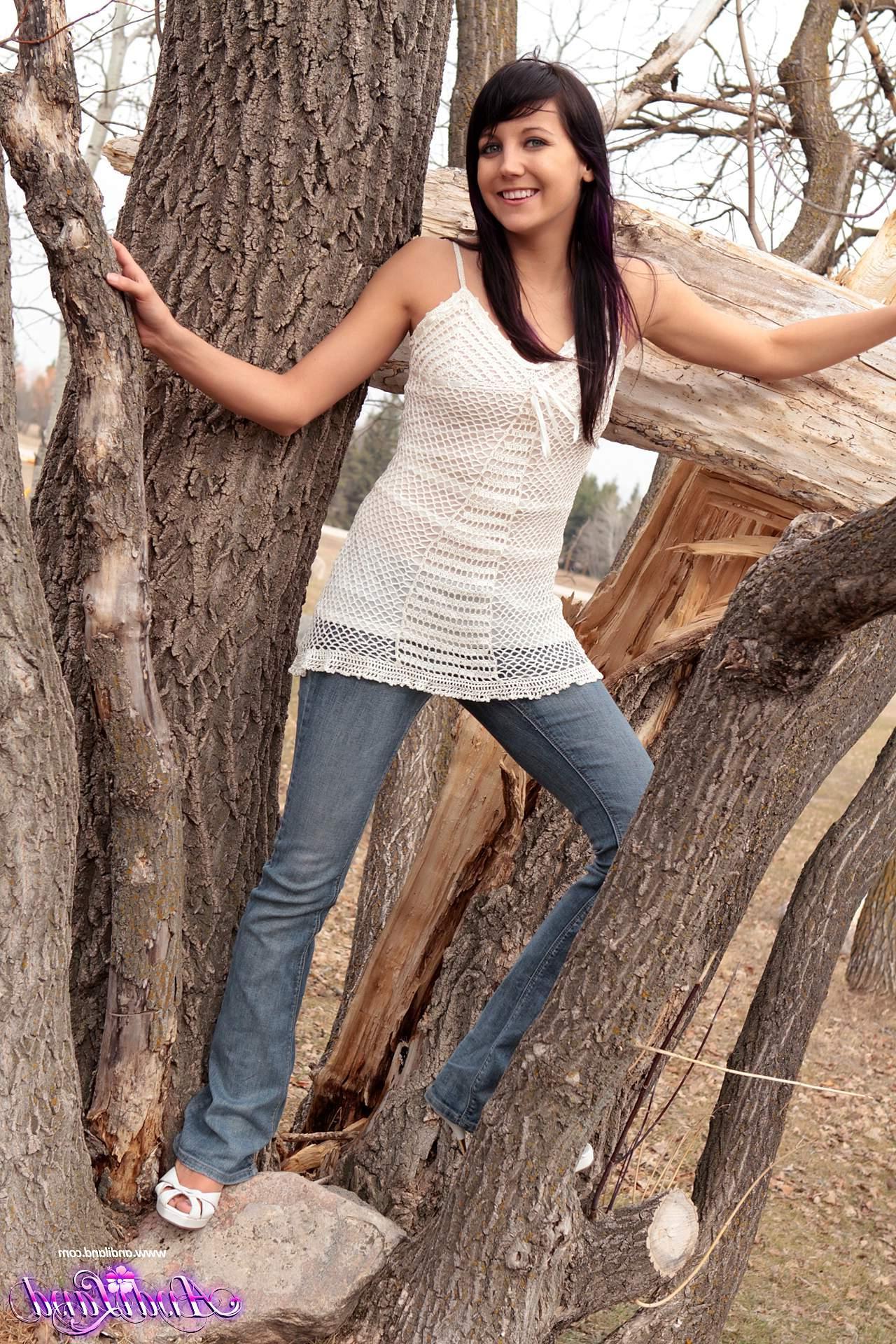 15P Pictures of Andi Land stripping and touching herself outside