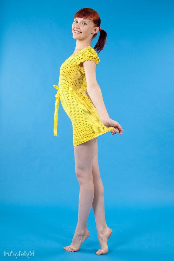 16P Redhed teen Anelie A displays her tight naked body in the studio