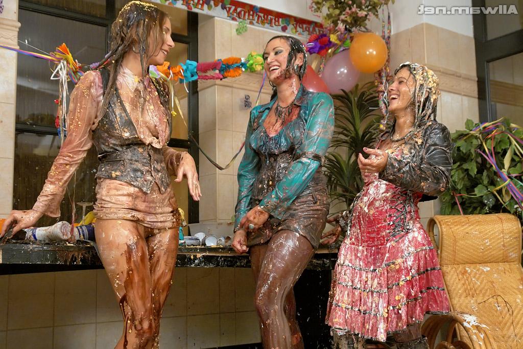 16P Seductive fully clothed fetish ladies are into messy foodplay action