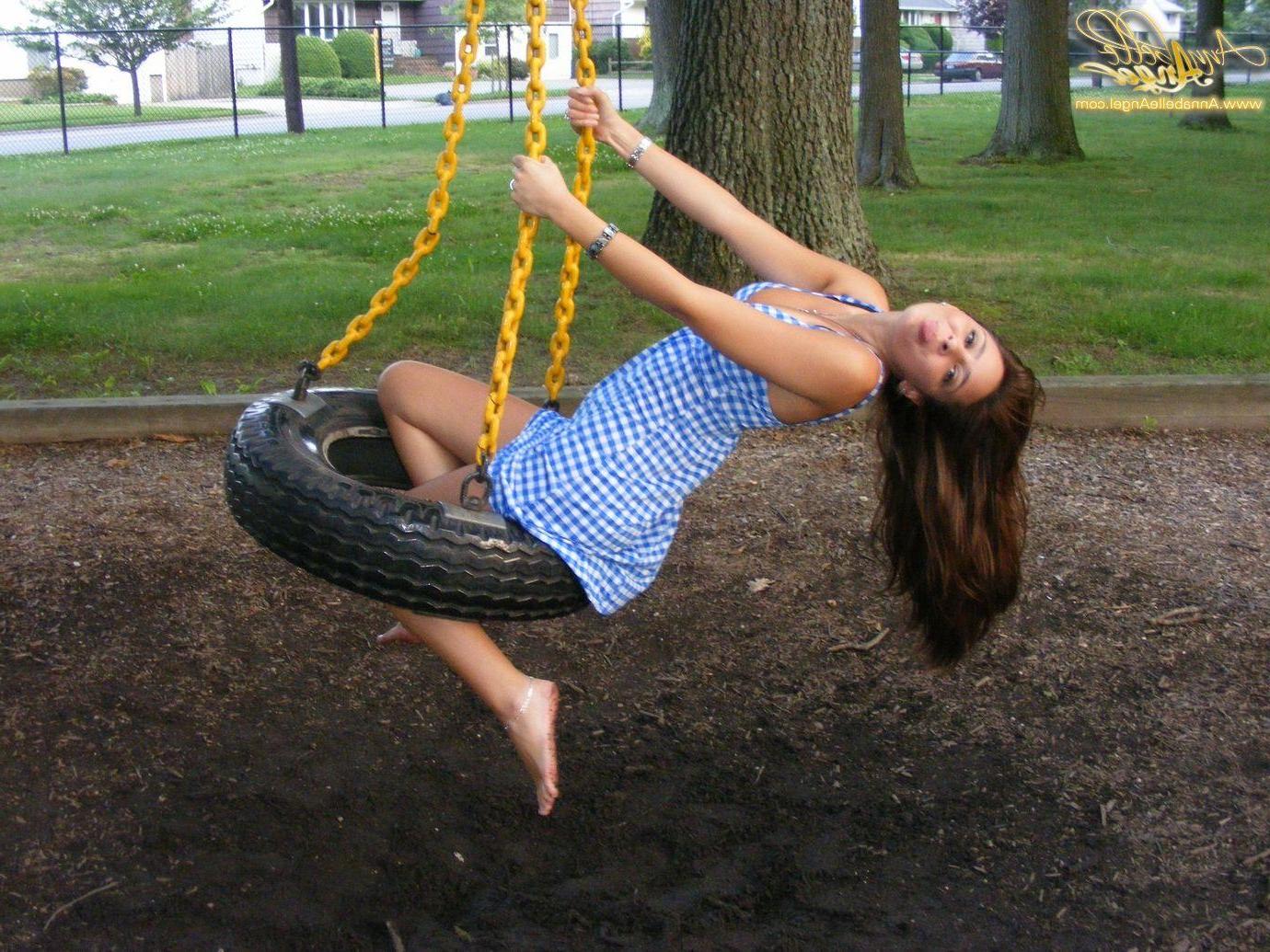 16P Pictures of Annabelle Angel being naughty in a park