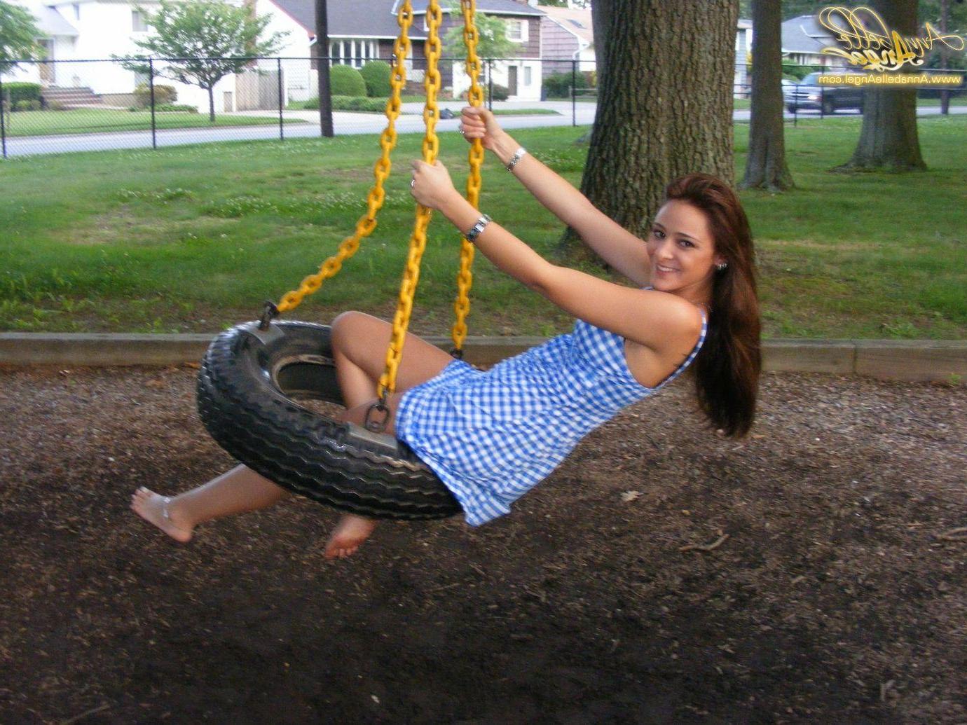16P Pictures of Annabelle Angel being naughty in a park