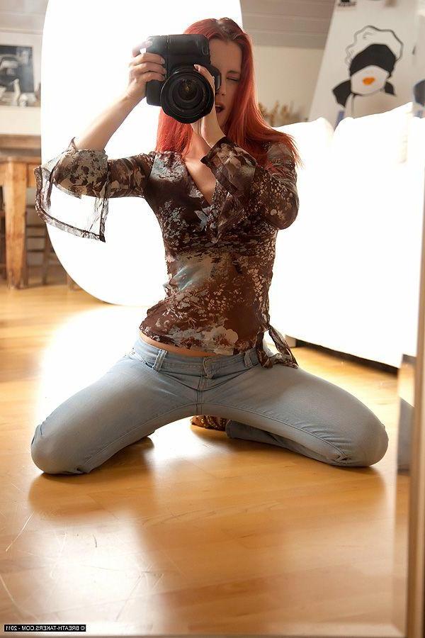 14P Pictures of Ariel A getting kinky with a camera