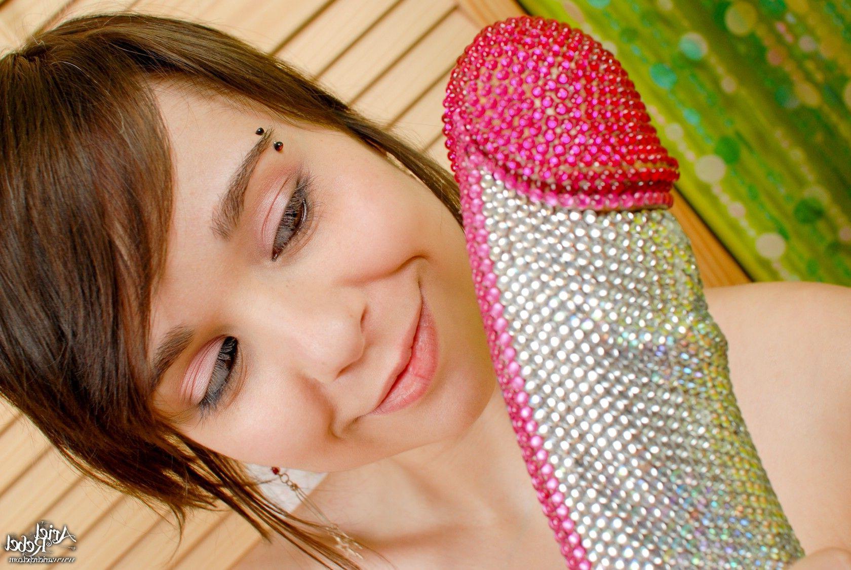 20P Pictures of Ariel Rebel naked and ready for you
