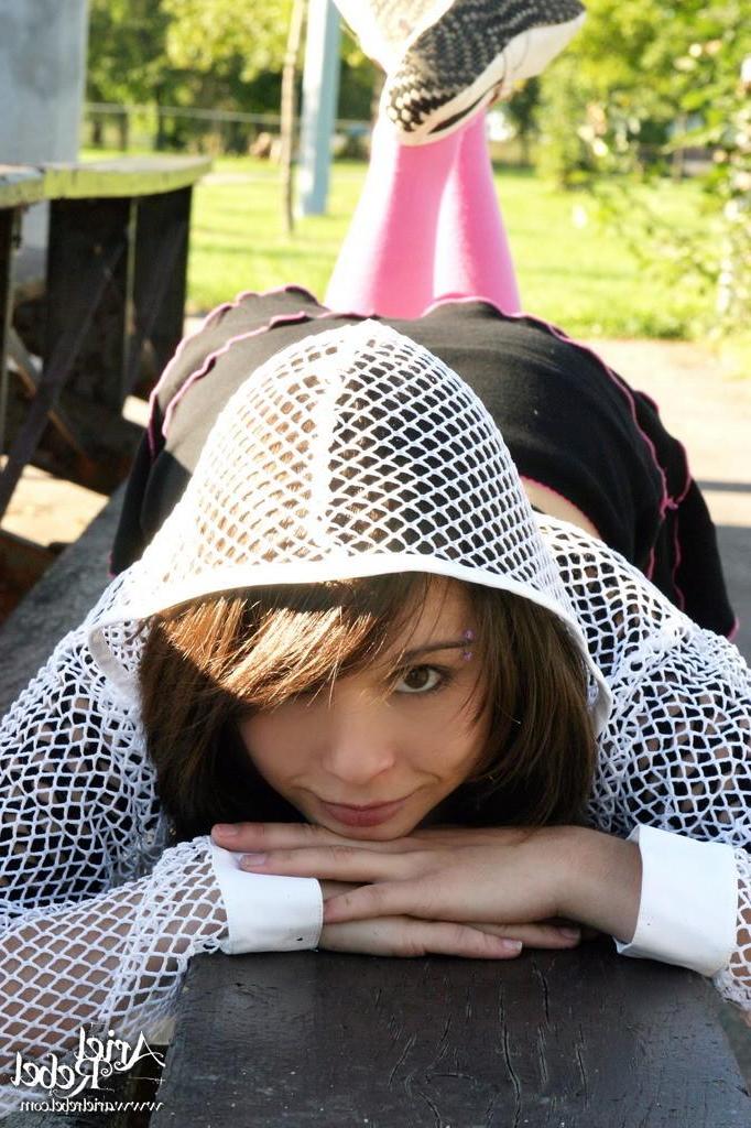15P Pictures of Ariel Rebel showing you her pussy upskirt in the park