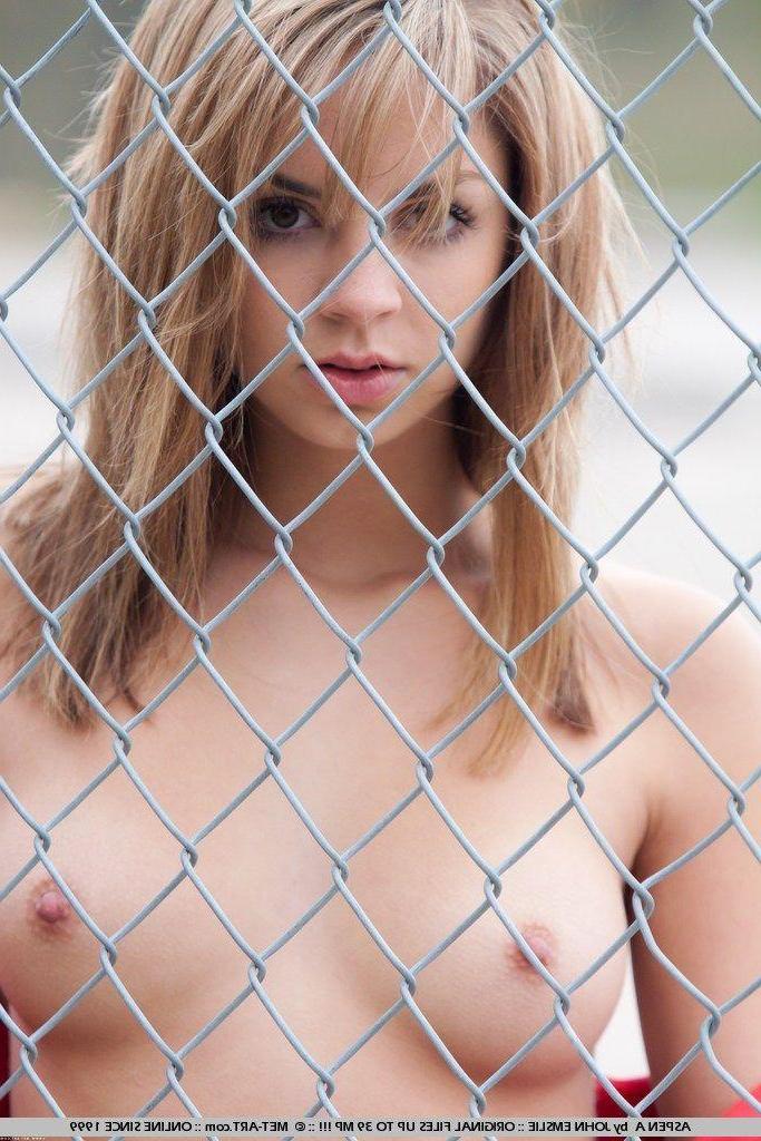 18P Pictures of Aspen A getting naked outside