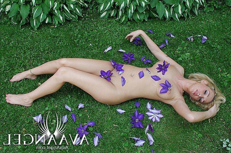14P Pictures of Ava Angel being naughty outside