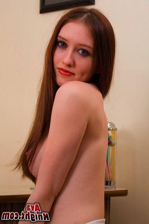 20P Pictures of teen Ava Knight playing with her pussy