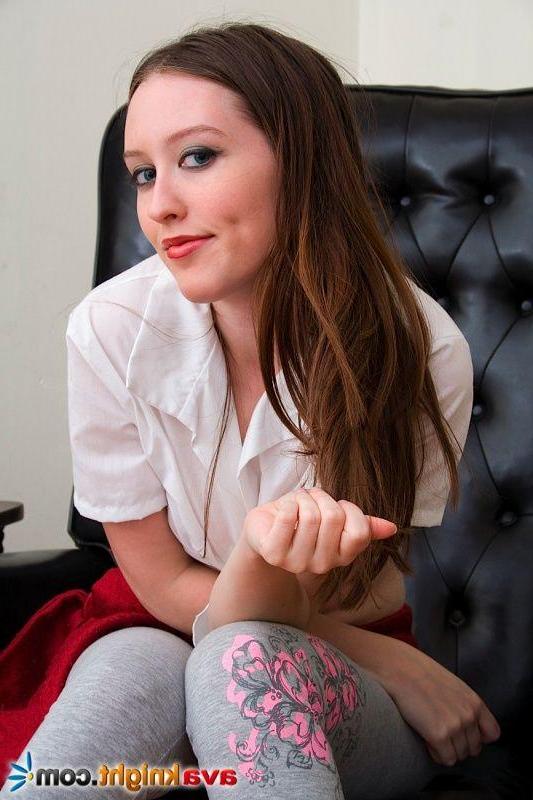 14P Pictures of Ava Knight getting horny and naughty