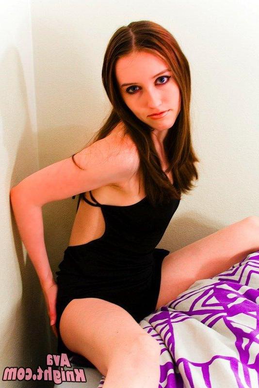 15P Pictures of teen Ava Knight ready for your cock
