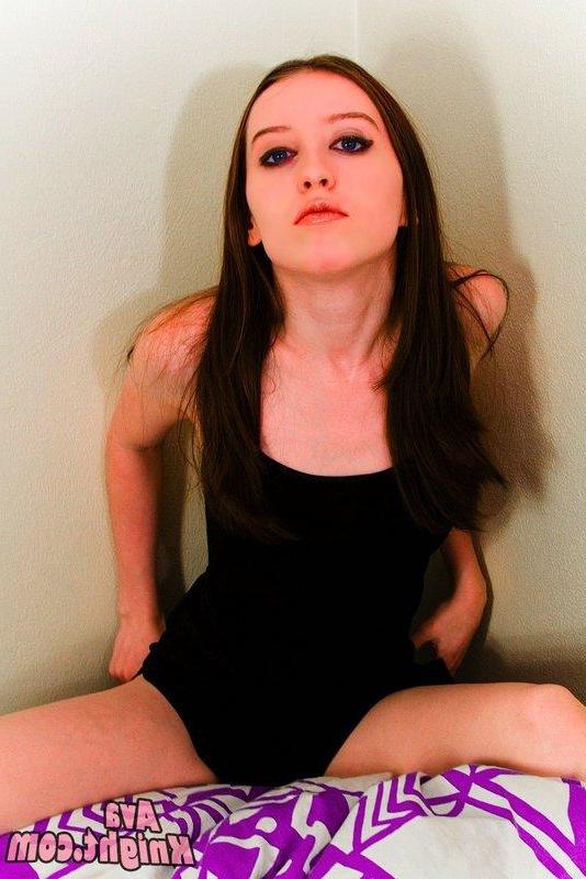 15P Pictures of teen Ava Knight ready for your cock