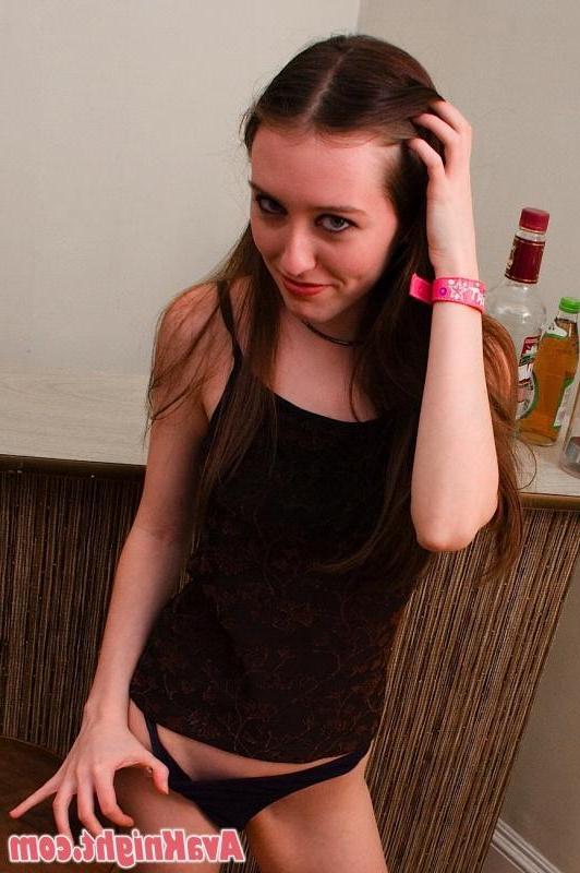 16P Pictures of Ava Knight sucking on something hard