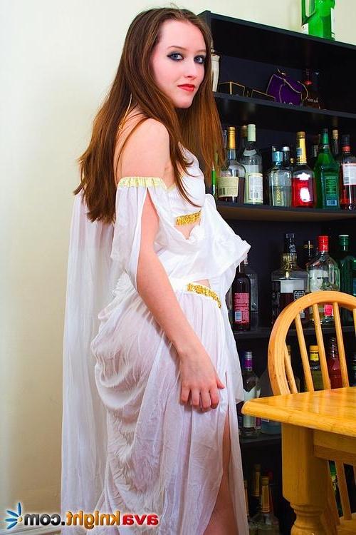 16P Pictures of Ava Knight ready to have sex with you