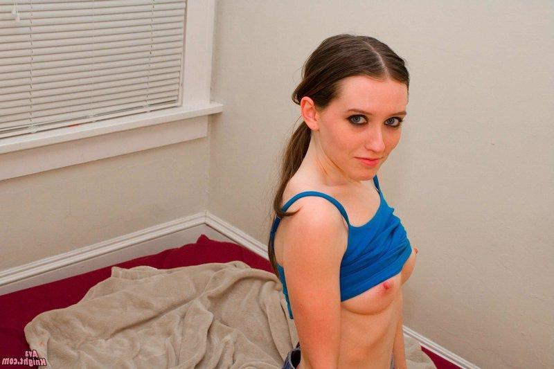 16P Pictures of teen model Ava Knight totally nude for you