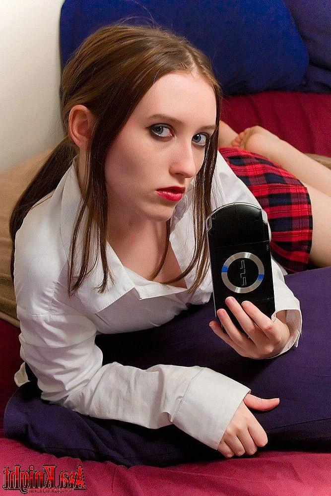 20P Pictures of Ava Knight getting naked for you