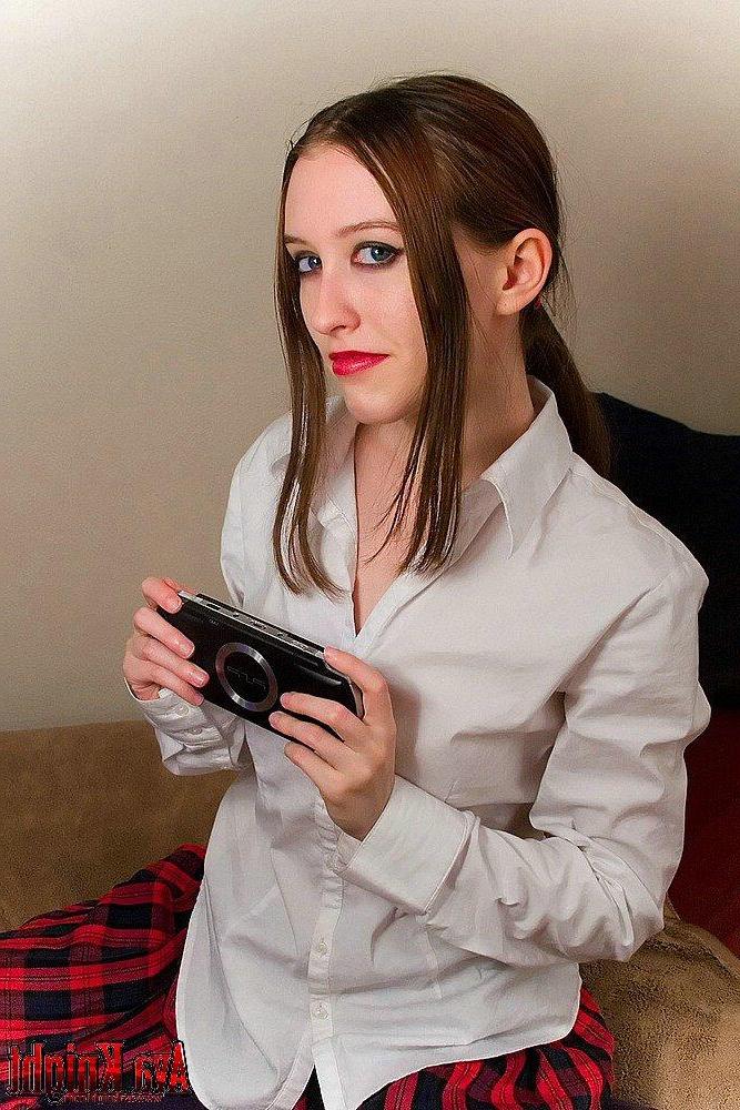 20P Pictures of Ava Knight getting naked for you