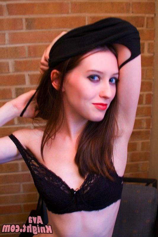 16P Pictures of Ava Knight playing with her pussy