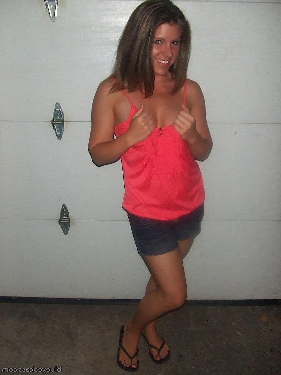 15P Pictures of Blueyed Cass having some fun in public