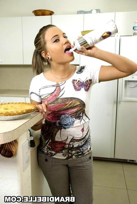 18P Pictures of Brandi Belle having sex in the kitchen