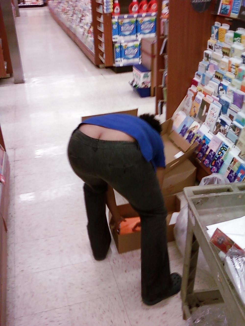 16P Black butt crack