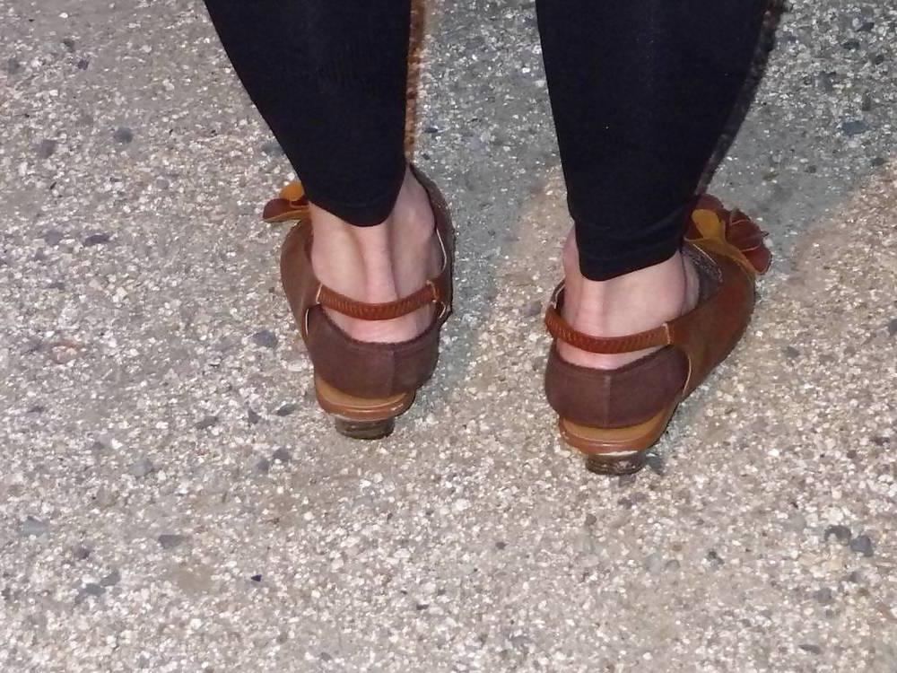 11P Japanese Candids - Feet on the Street 15