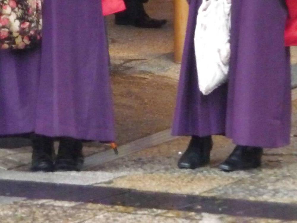11P Japanese Candids - Feet on the Street 16