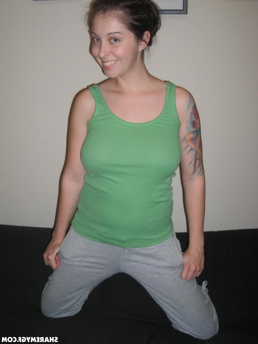 20P Cassie Leanne takes sexy pics of herself before giving a hot pov blowjob