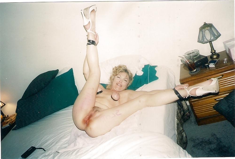 15P Carolyn hand & ankles bond tits tied post-it note