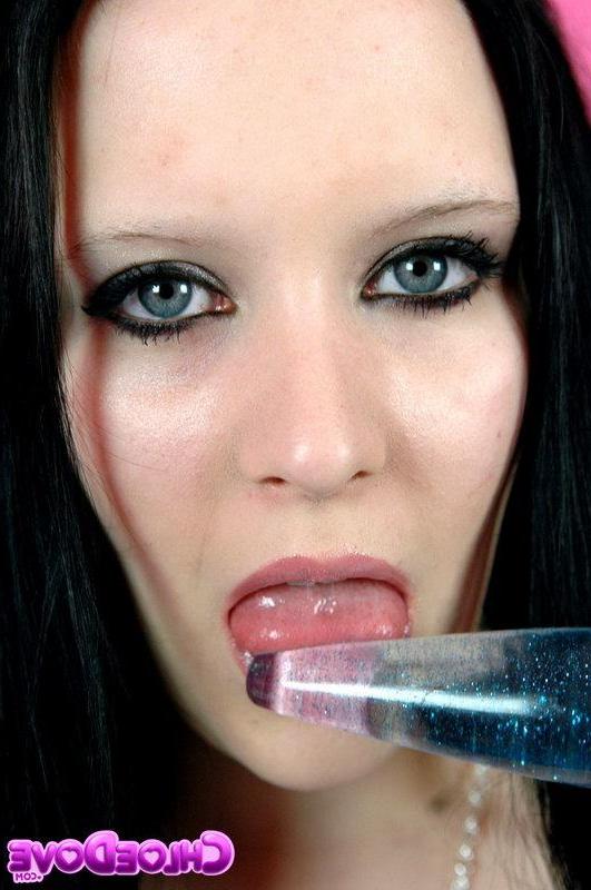 16P Pictures of teen Chloe Dove getting her pussy ready for you