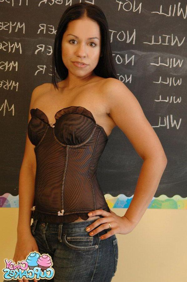 20P Pictures of Cindy Cupcakes being naughty in class
