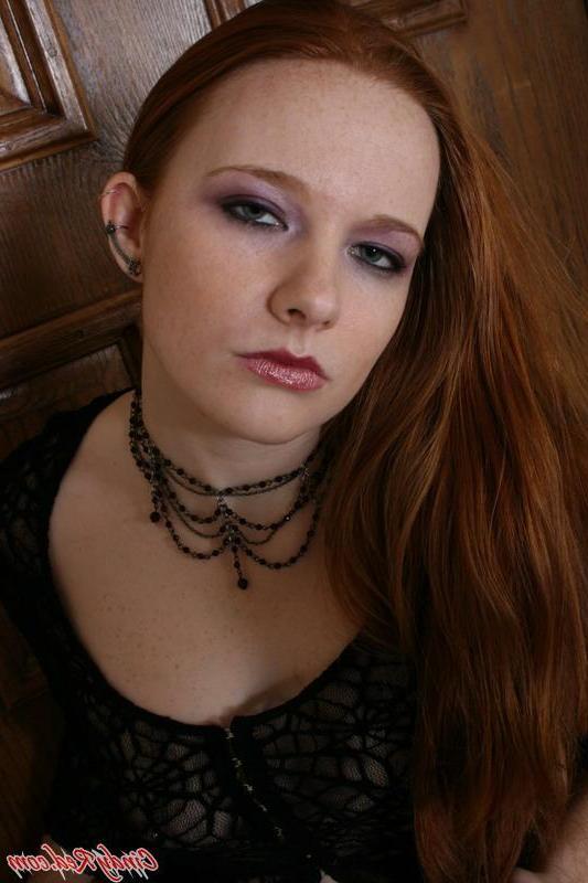 20P Pictures of goth teen Cindy Red showing you her tits