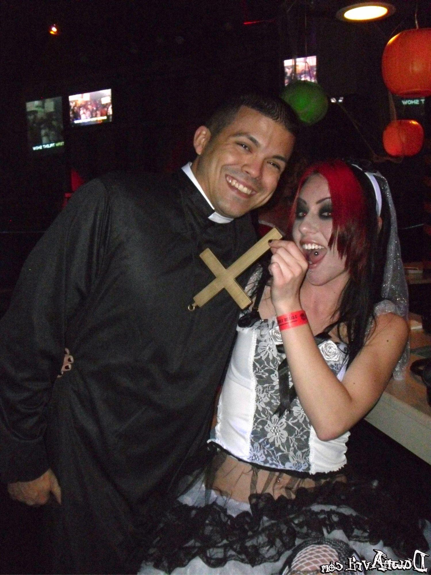 17P Pictures of Dawn Avril getting naughty at a party