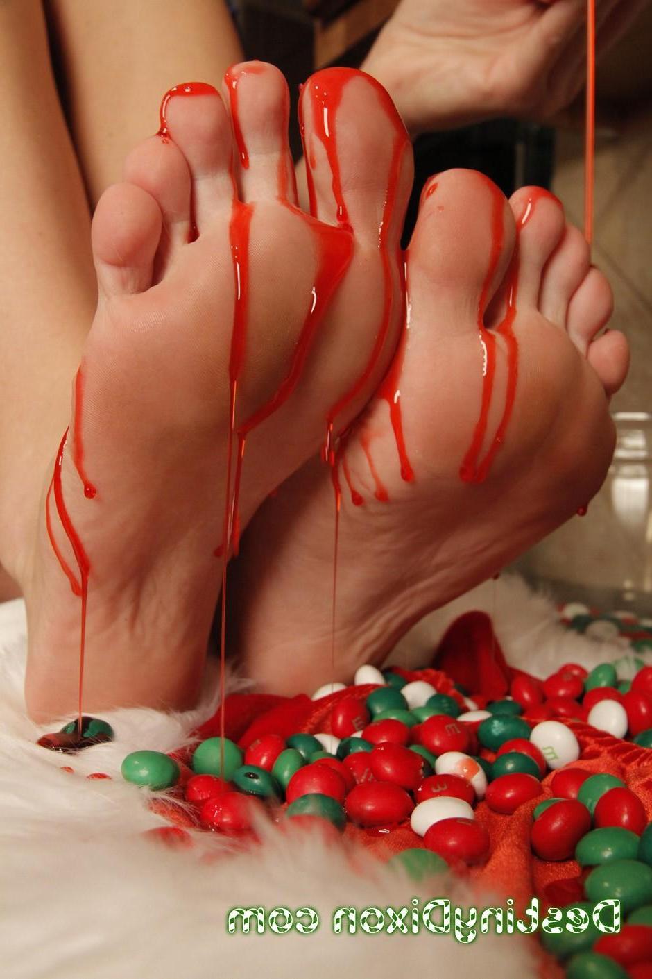 15P Destiny Dixon gives you a nasty foot fetish set with candy