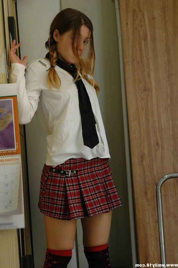 15P Pictures of schoolgirl Emily getting naughty after class