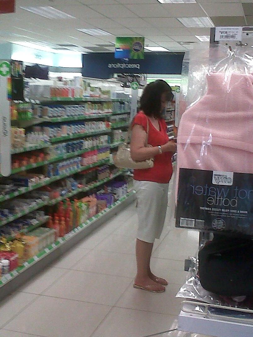 14P Sexy Candid Feet 