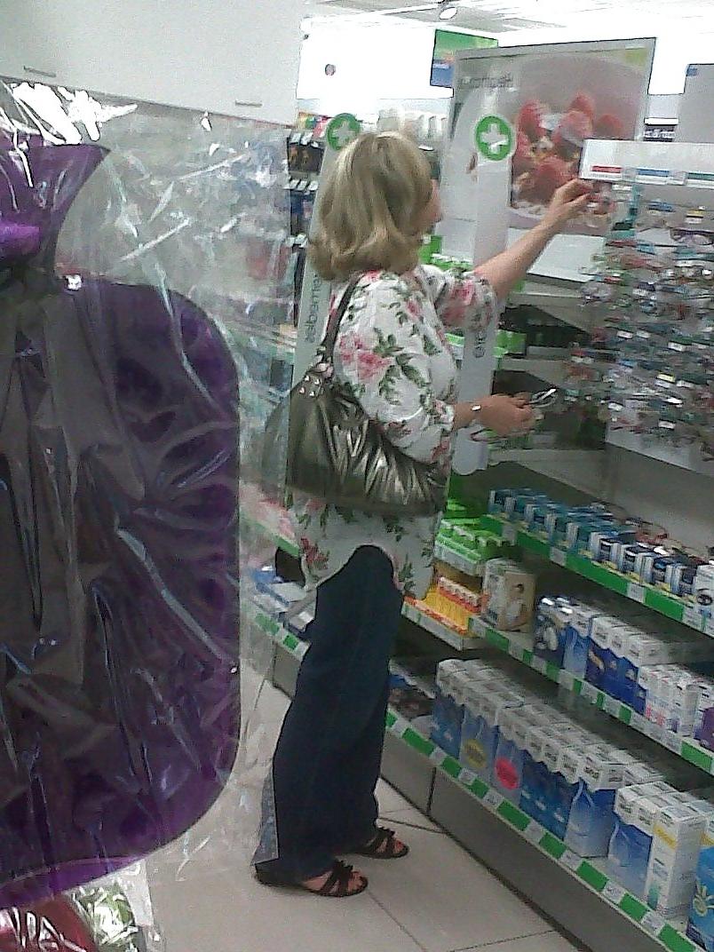 14P Sexy Candid Feet 