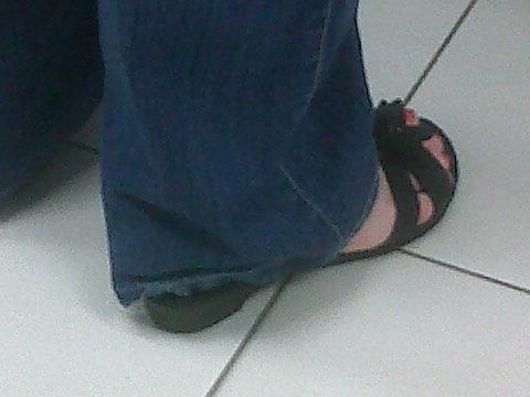 14P Sexy Candid Feet 