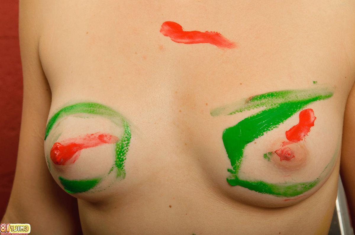 15P Pictures of Emily 18 getting naughty with paint