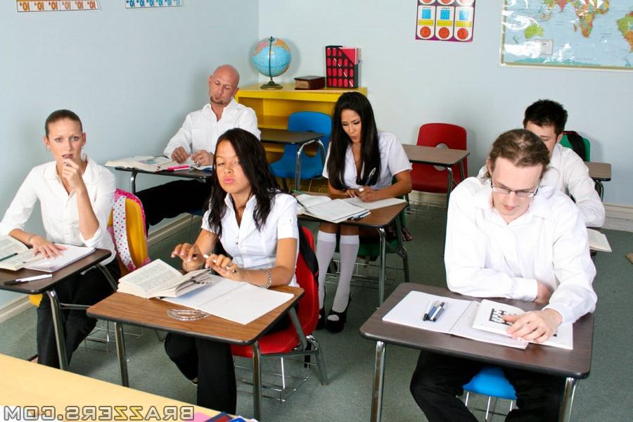 16P Latina babe Jenaveve Jolie gets a dick in her cunt in the classroom