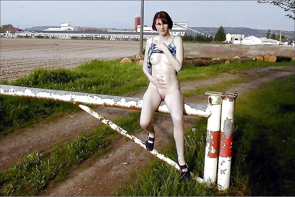 5P Pretty whore Anja, nude on public