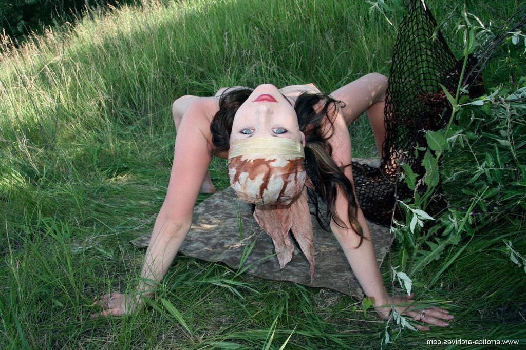 16P Beautiful girl Firebird A shows you her natural tits and wet pussy outside