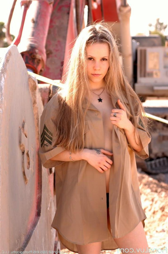 15P Fiona Luv gets naughty at a construction site