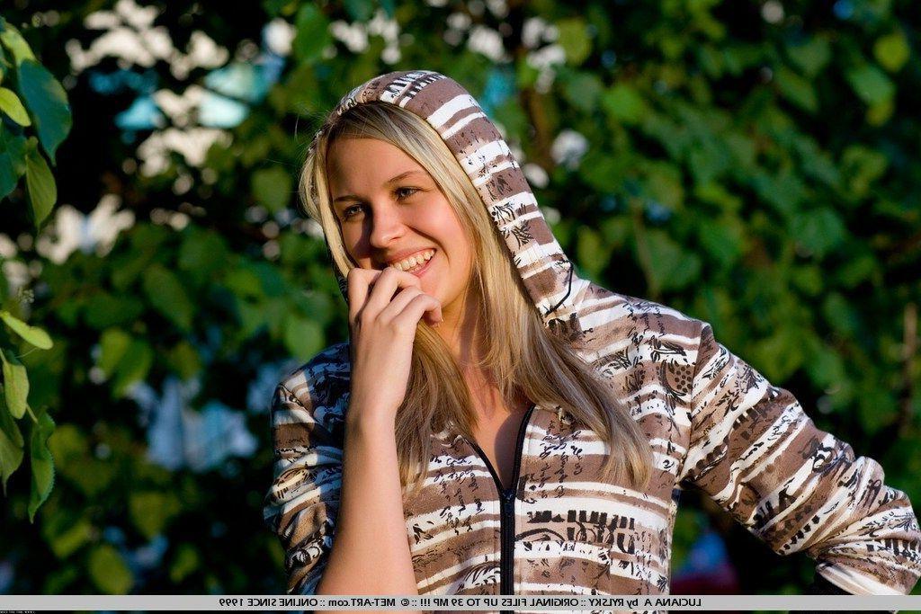 19P Pictures of Luciana A with an extremely wet pussy