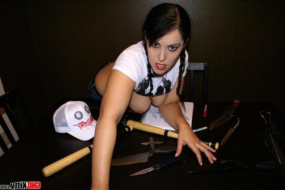 14P Pictures of GND Kitty getting evil with her boobs